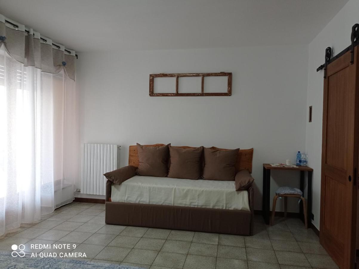 Il Giardino Segreto Διαμέρισμα Beura Εξωτερικό φωτογραφία